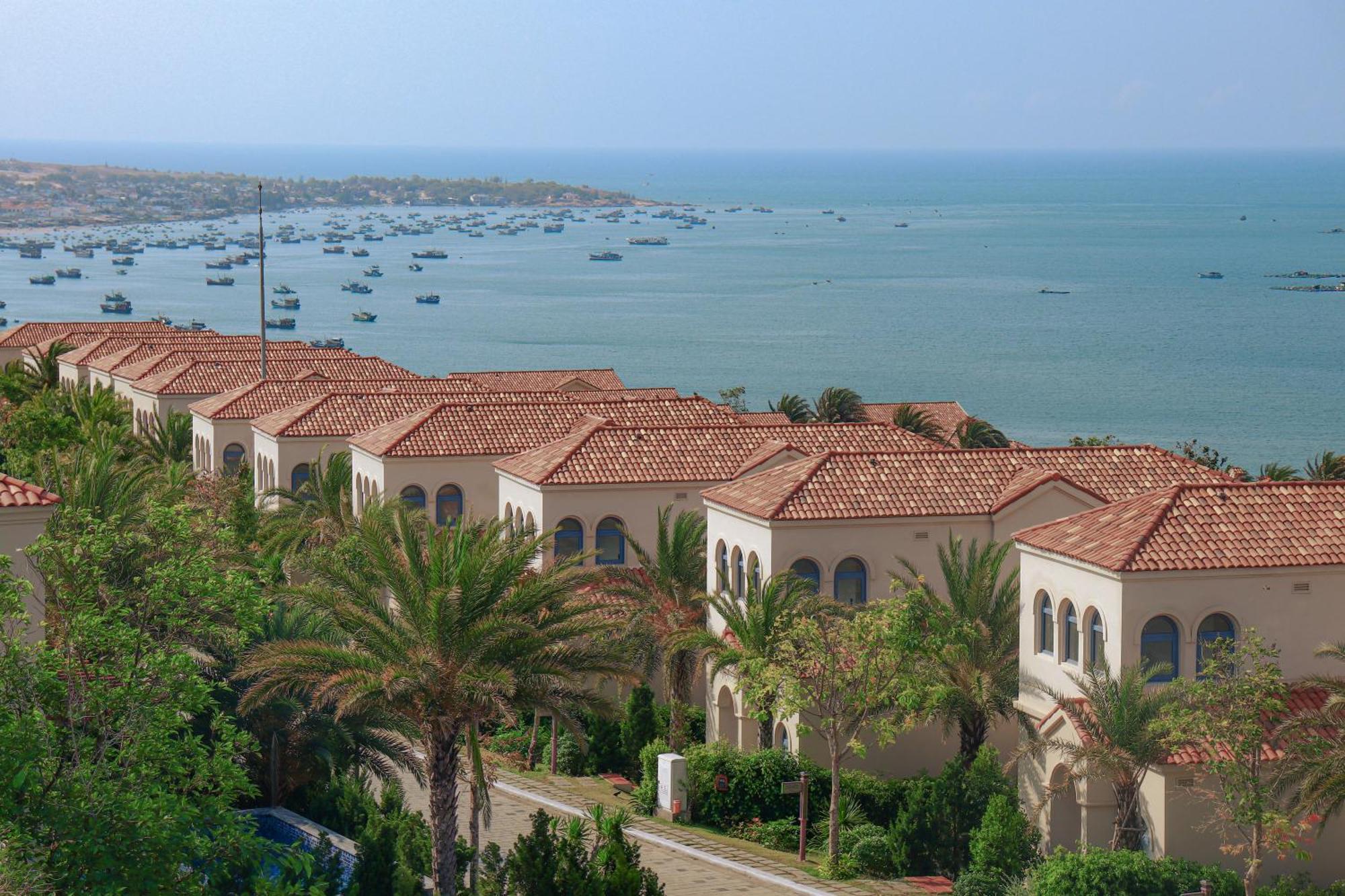 Centara Mirage Resort Mui Ne Exterior photo Residential neighborhood in Herzliya